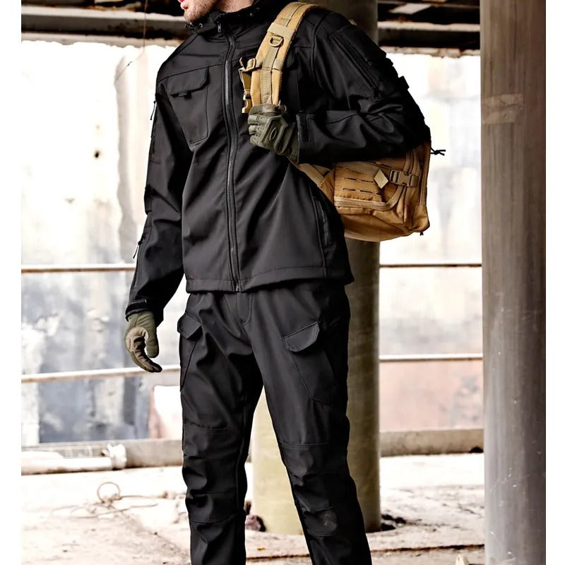 Herren-Outdoor-Set mit Kapuzenjacke und verstärkten Knien