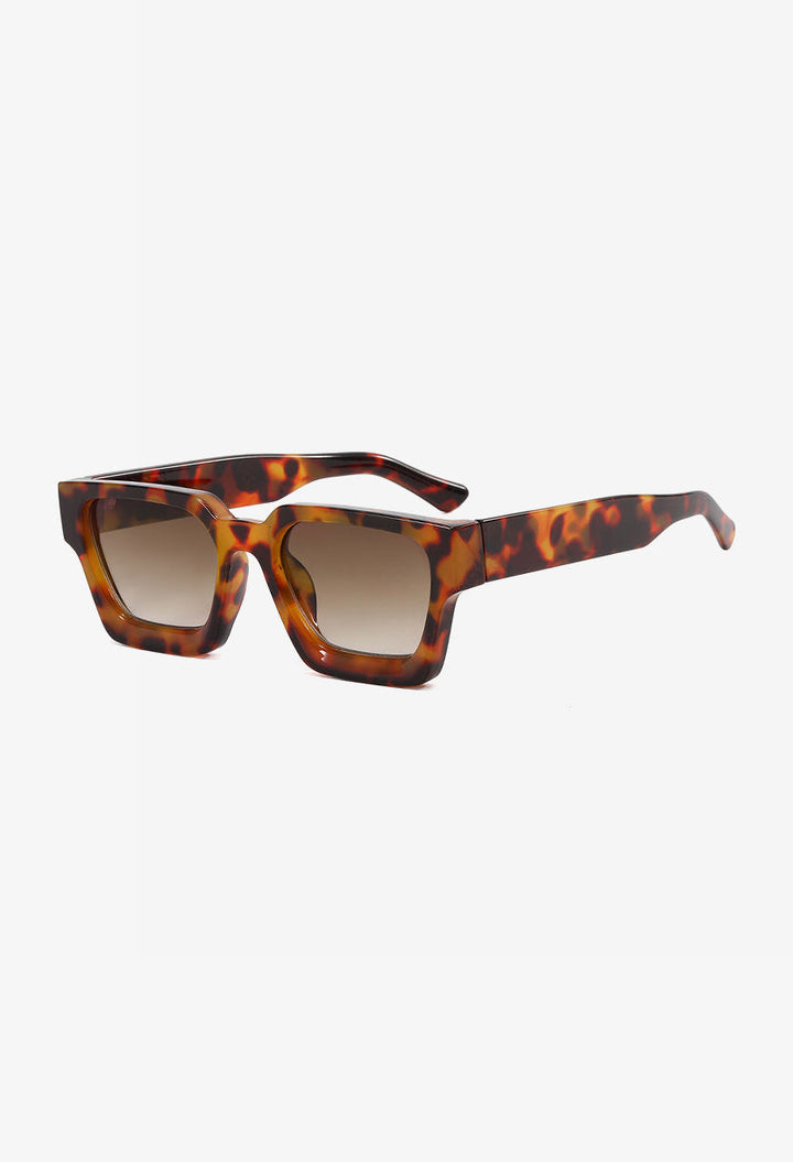 W&W Mode | Sommer 2024 Chic: Stylische Sonnenbrille mit 100% UV-Schutz