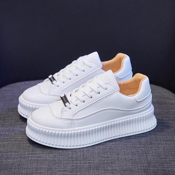 Plateausneaker mit Schnürung und Eco-Leder-Obermaterial