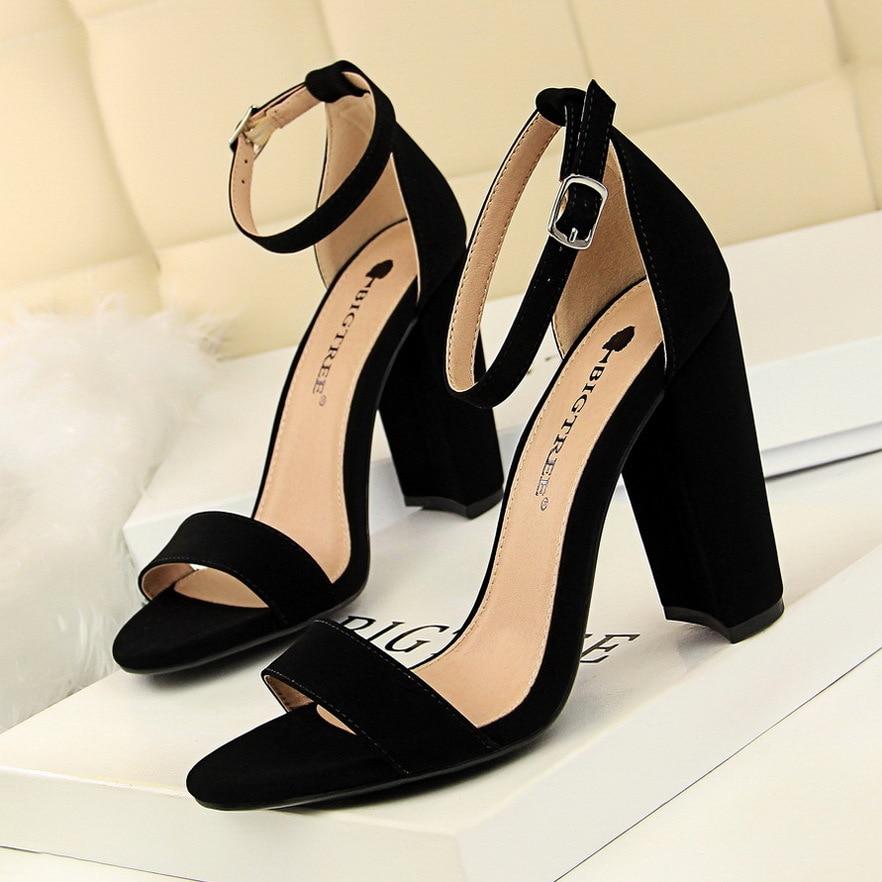 W&W Mode | Buckle Block High Heels Pumps