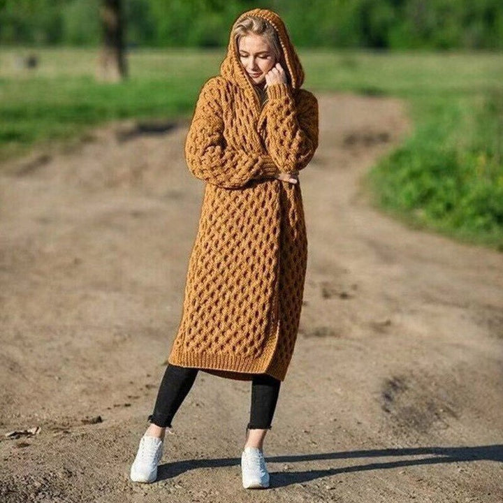 Sabinea - Warme Damen-Strickjacke mit Kapuze - FashionWOLF
