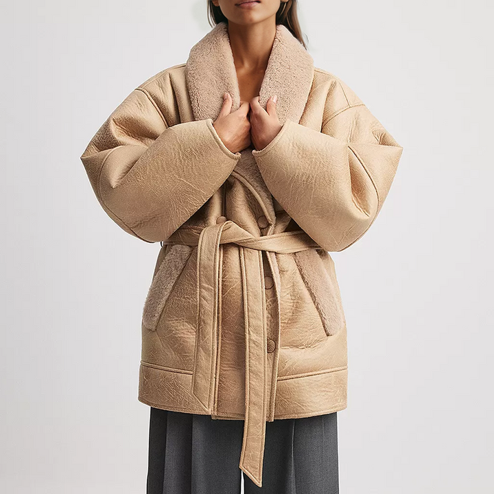 Damen Kunstlederjacke mit weichem Sherpa-Futter und Gürtel