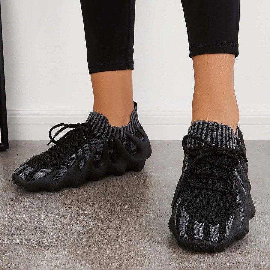 Strana - Einzigartige, stylische Sneaker - Wolf Fashion