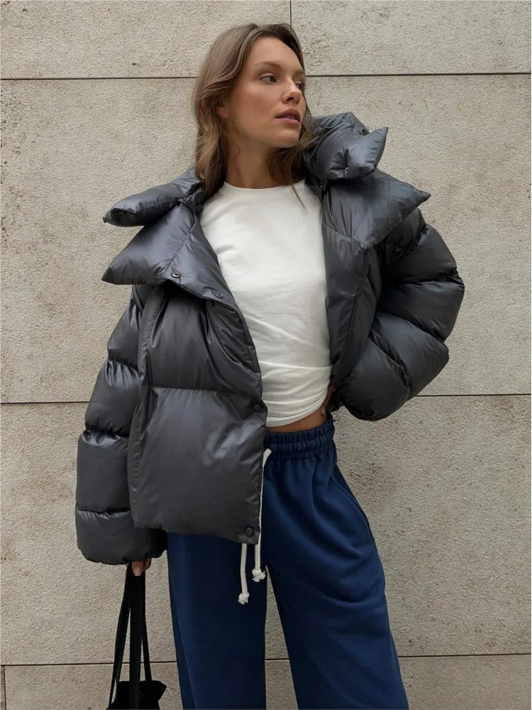 W&W Mode | Modische kurze Damenjacke mit Kapuze und wattierter Baumwollfütterung