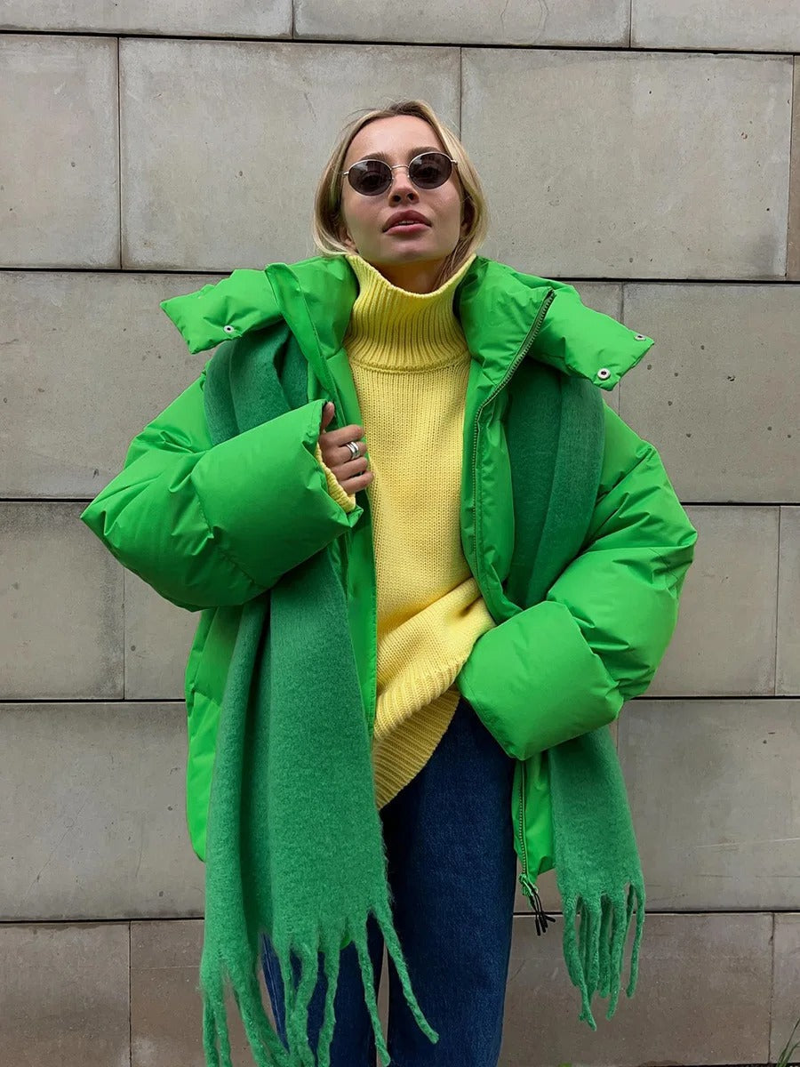 W&W Mode | Modische kurze Damenjacke mit Kapuze und wattierter Baumwollfütterung