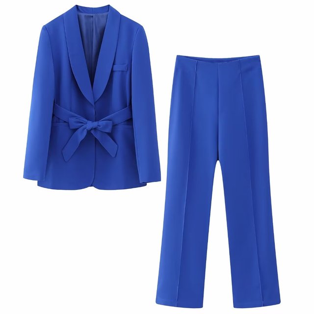 W&W Mode | Eleganter Blazer Mit Gürtel Und Passender Hose