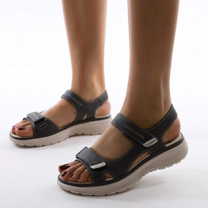 W&W Mode Damen Komfort-Sandalen mit verstellbaren Riemen und Profilsohle