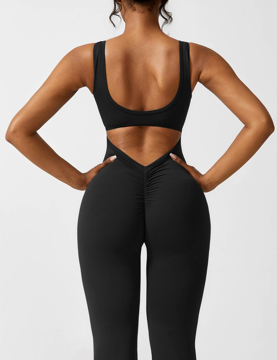 W&W Mode | Hals Jumpsuit mit Ausgestellten Beinen | Elegantes und Figurbetontes Design